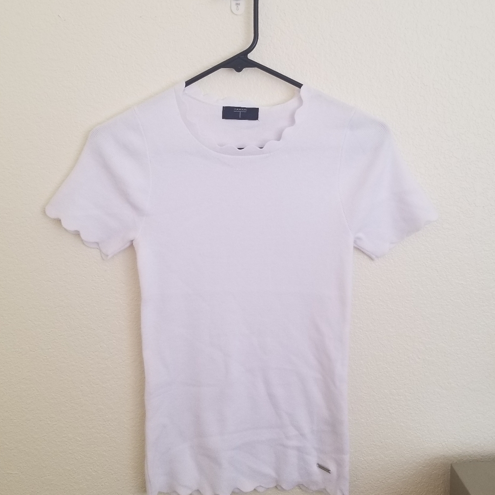 Tahari scallop hem tee